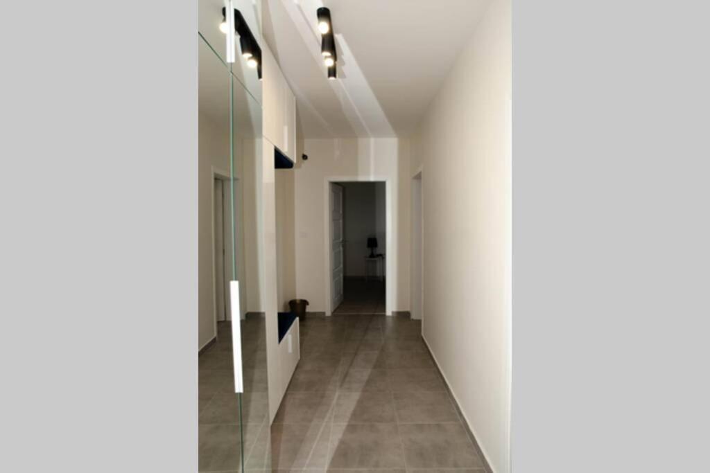 Super Luxurious & Spacious Designer Apartment. Stara Zagora Esterno foto